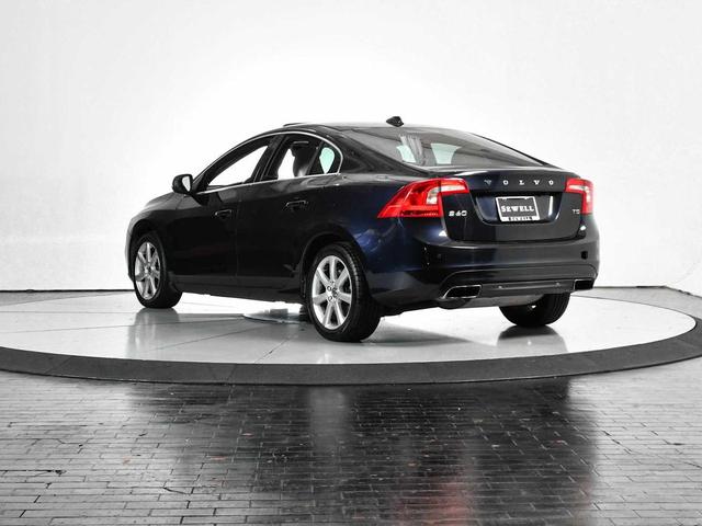 Photo of 2016 Magic Blue Metallic Volvo S60