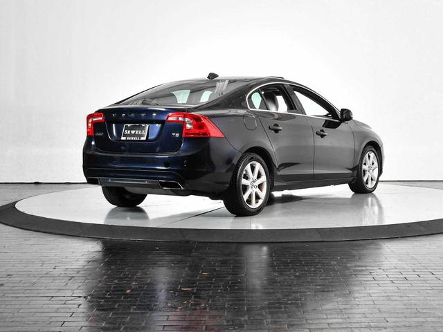 Photo of 2016 Magic Blue Metallic Volvo S60