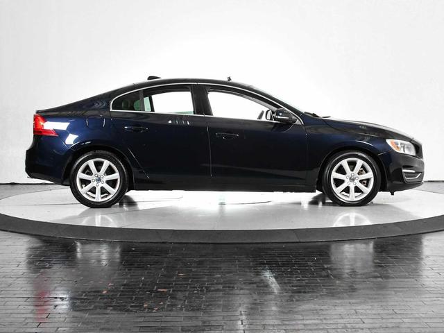 Photo of 2016 Magic Blue Metallic Volvo S60
