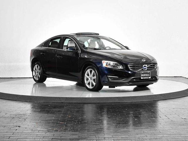 Photo of 2016 Magic Blue Metallic Volvo S60