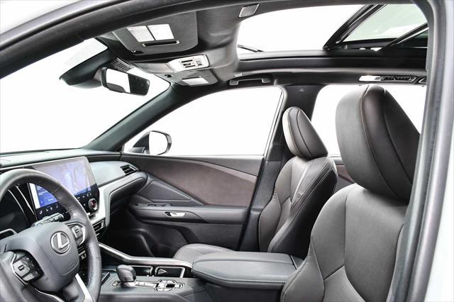 Photo of 2024 Wind Chill Pearl Lexus TX 350