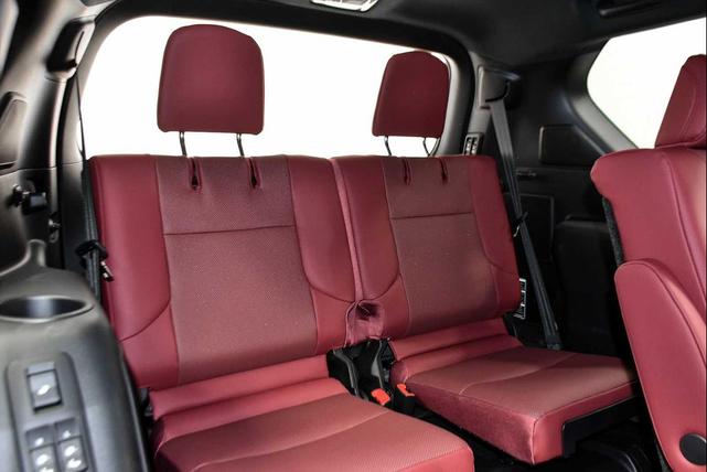 Photo of 2023 Atomic Silver Lexus GX 460