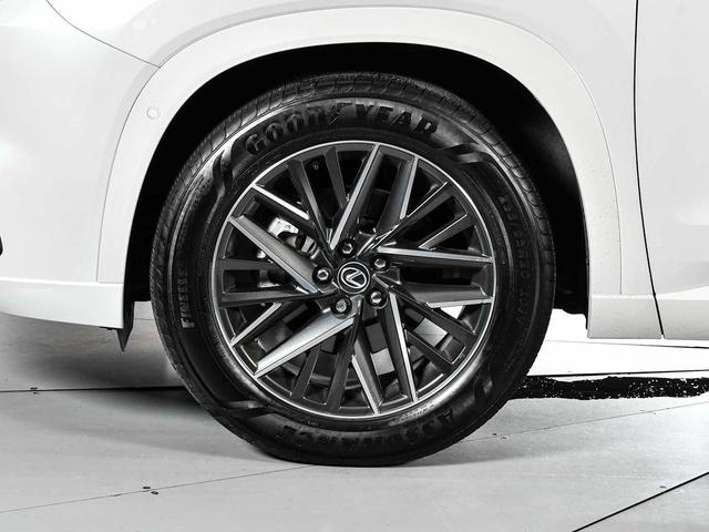 Photo of 2024 Wind Chill Pearl Lexus TX 350