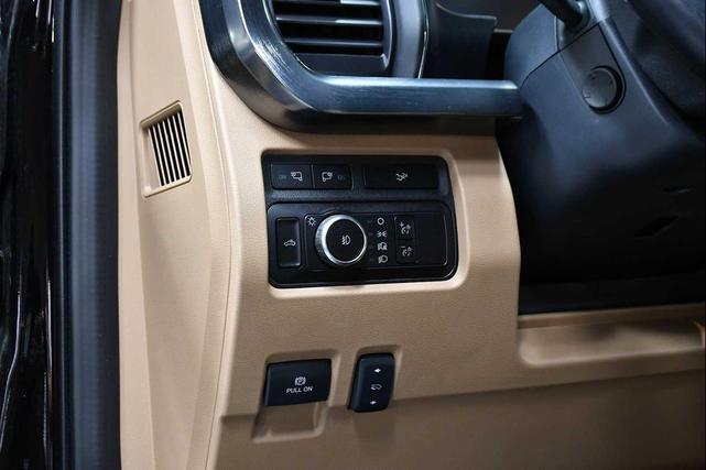 Photo of 2023 Agate Black Metallic Ford F-250