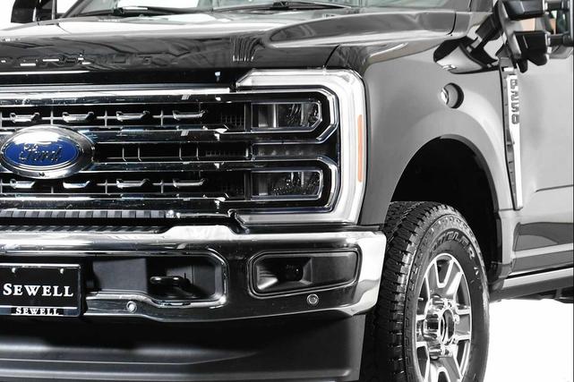 Photo of 2023 Agate Black Metallic Ford F-250