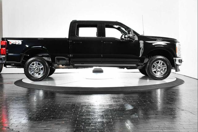 Photo of 2023 Agate Black Metallic Ford F-250