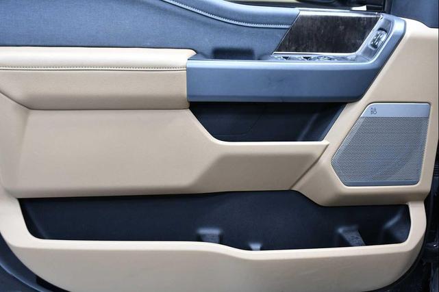 Photo of 2023 Agate Black Metallic Ford F-250