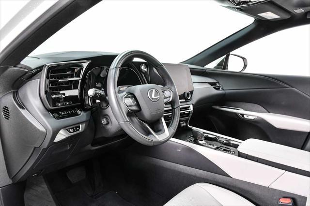 Photo of 2024 Eminent White Pearl Lexus RX 350