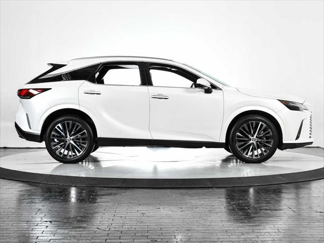 Photo of 2024 Eminent White Pearl Lexus RX 350