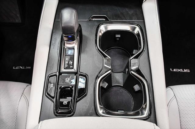 Photo of 2024 Eminent White Pearl Lexus RX 350