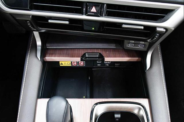 Photo of 2023 Iridium Lexus RX 350