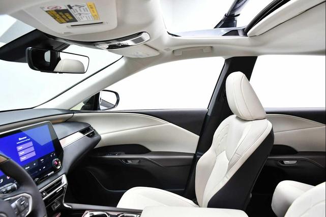 Photo of 2023 Iridium Lexus RX 350