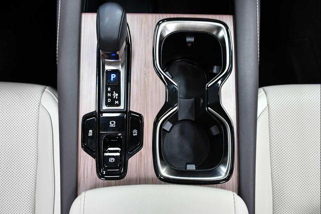Photo of 2023 Iridium Lexus RX 350