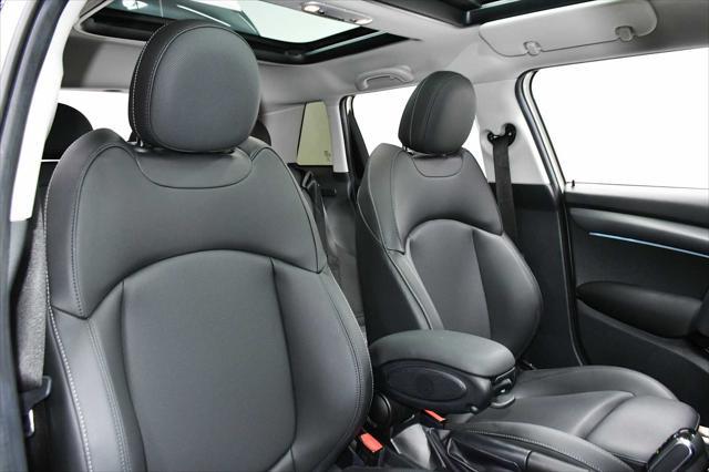 Photo of 2023 Pepper White MINI Hardtop
