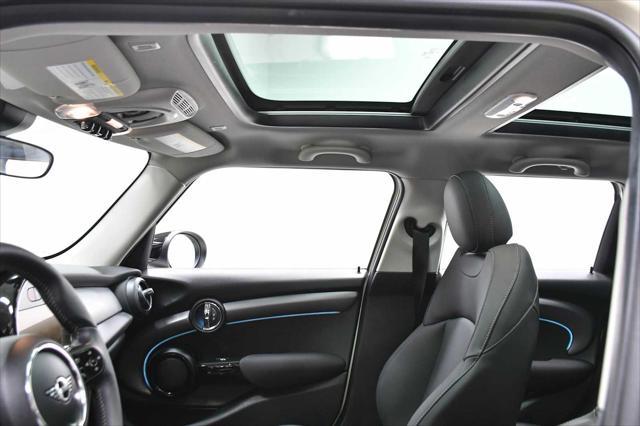 Photo of 2023 Pepper White MINI Hardtop