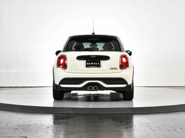 Photo of 2023 Pepper White MINI Hardtop