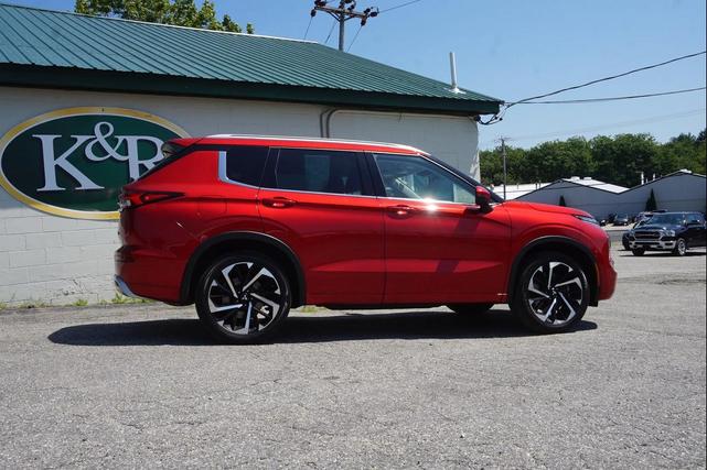 Photo of 2022 Red Diamond Mitsubishi Outlander