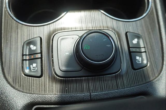 Photo of 2022 Summit White GMC Acadia