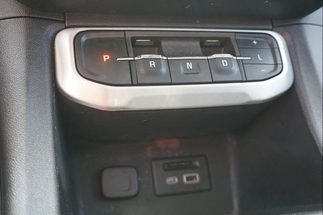 Photo of 2022 Summit White GMC Acadia