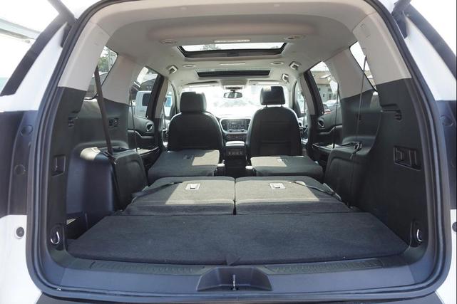 Photo of 2022 Summit White GMC Acadia