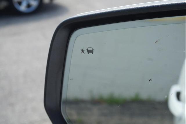 Photo of 2022 Summit White GMC Acadia
