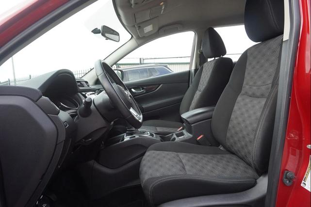 Photo of 2018 Palatial Ruby Nissan Rogue Sport