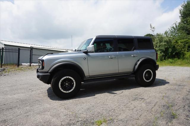 Photo of 2023 Blue Ford Bronco