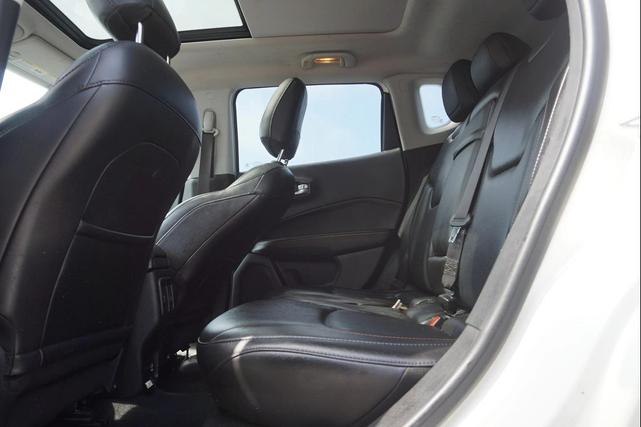 Photo of 2018 White Clearcoat Jeep Compass