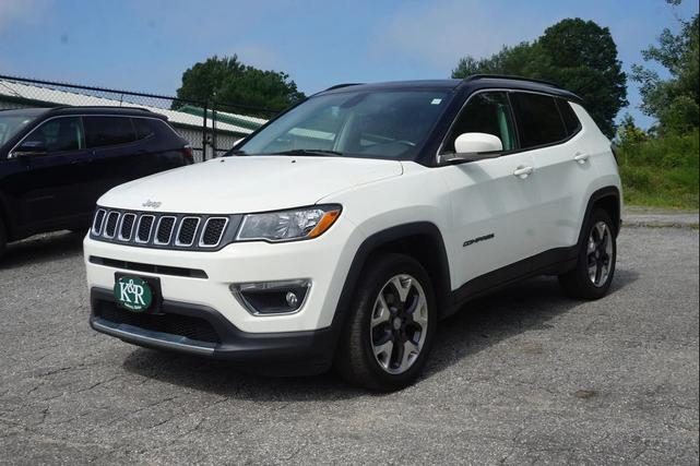 Photo of 2018 White Clearcoat Jeep Compass