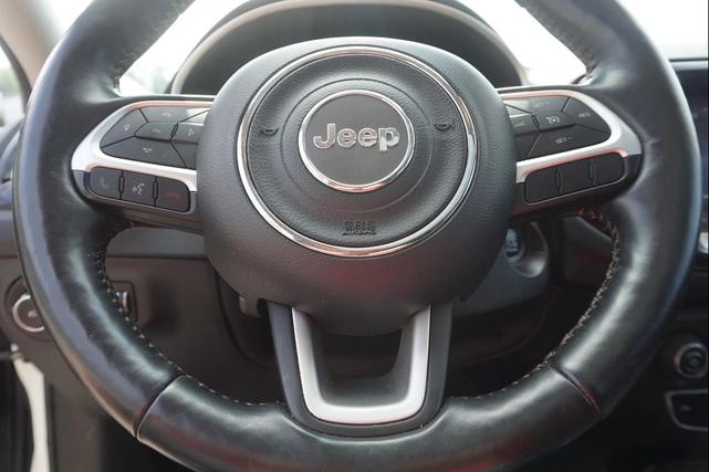 Photo of 2018 White Clearcoat Jeep Compass