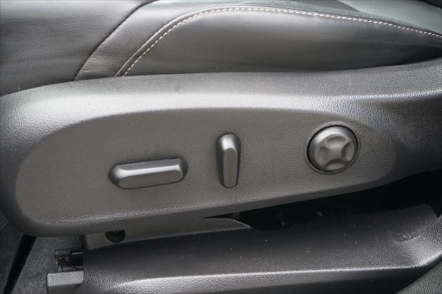 Photo of 2016 Summit White Buick Envision