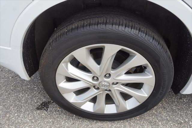 Photo of 2016 Summit White Buick Envision