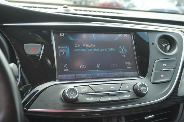 Photo of 2016 Summit White Buick Envision
