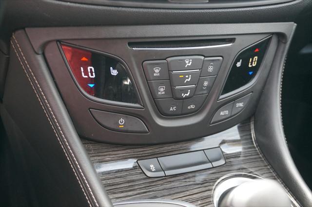 Photo of 2016 Summit White Buick Envision