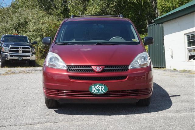 Photo of 2005 Maroonm Toyota Sienna