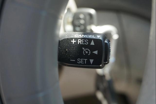 Photo of 2005 Maroonm Toyota Sienna