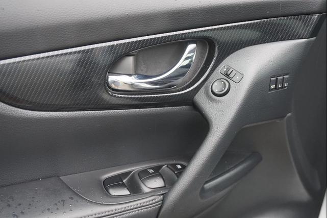 Photo of 2020 Brilliant Silver Nissan Rogue