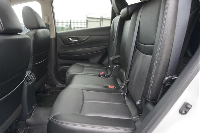 Photo of 2020 Brilliant Silver Nissan Rogue