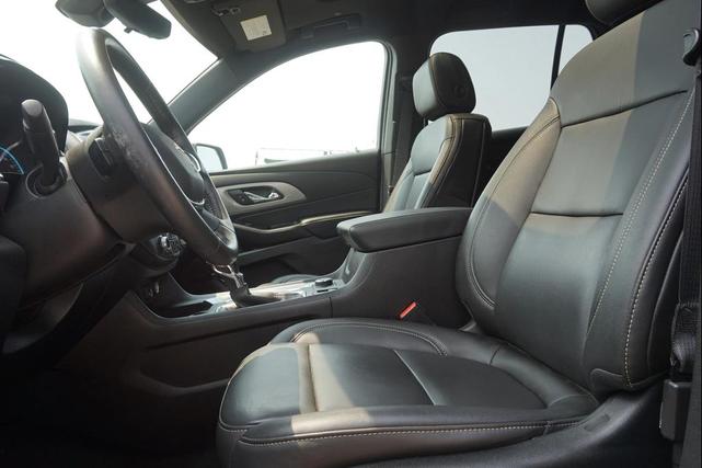 Photo of 2022 Mosaic Black Chevrolet Traverse