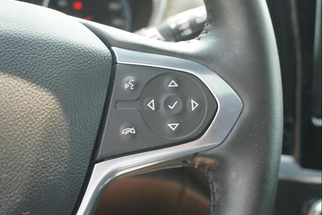 Photo of 2022 Mosaic Black Chevrolet Traverse