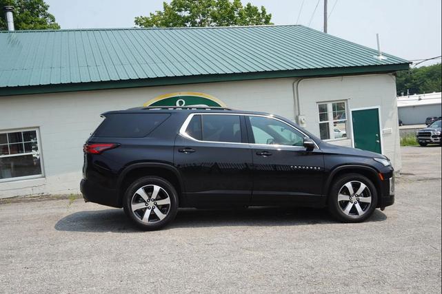 Photo of 2022 Mosaic Black Chevrolet Traverse