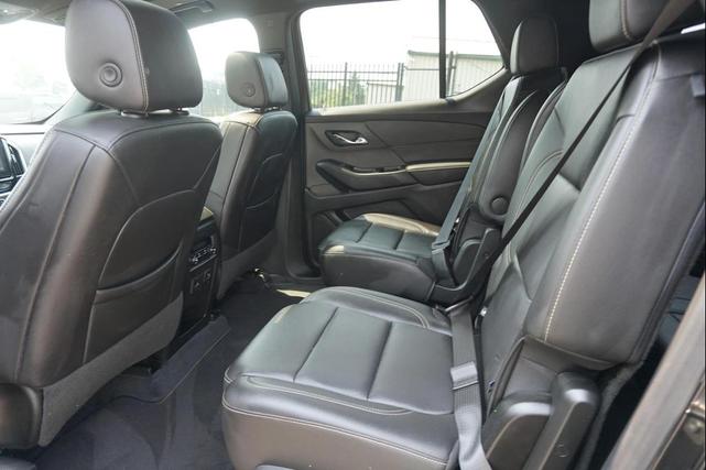 Photo of 2022 Mosaic Black Chevrolet Traverse