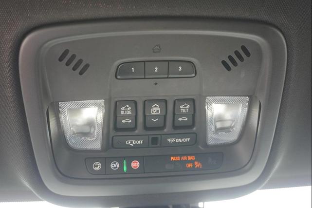Photo of 2022 Mosaic Black Chevrolet Traverse