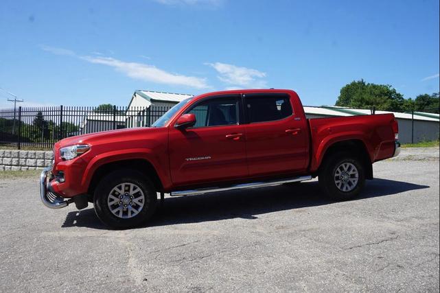 Photo of 2017 Barcelona Red Metallic Toyota Tacoma