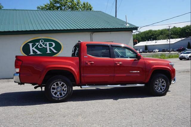 Photo of 2017 Barcelona Red Metallic Toyota Tacoma