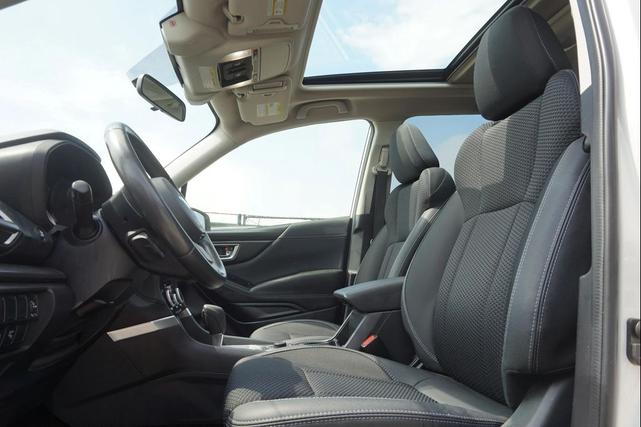 Photo of 2019 Crystal White Pearl Subaru Forester