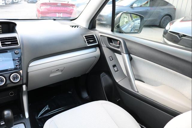 Photo of 2018 Quartz Blue Pearl Subaru Forester