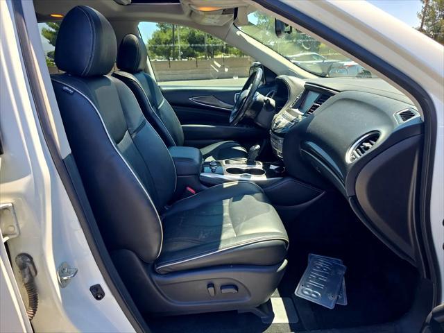Photo of 2016 Majestic White INFINITI QX60