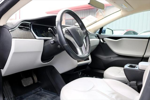 Photo of 2013 Black Tesla Model S