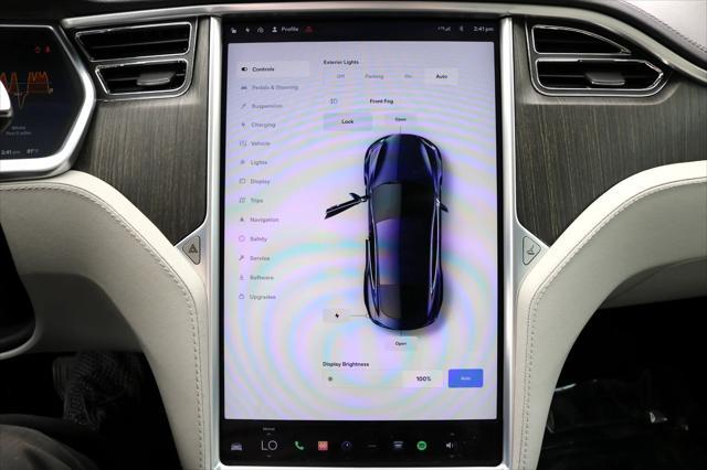 Photo of 2013 Black Tesla Model S